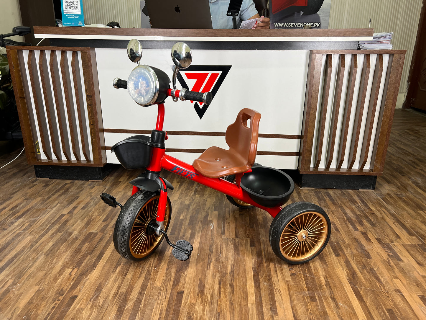 Tricycle 1988 Model For Kids With Light & Music By Seven One (Imported}